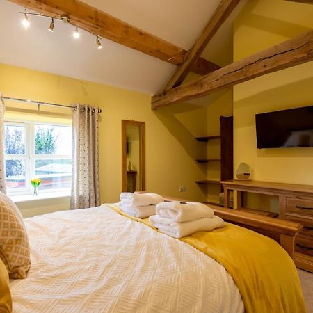 Heulog Cottage - King Bed, Self-Catering With Private Hot Tub Bodfari Exterior photo