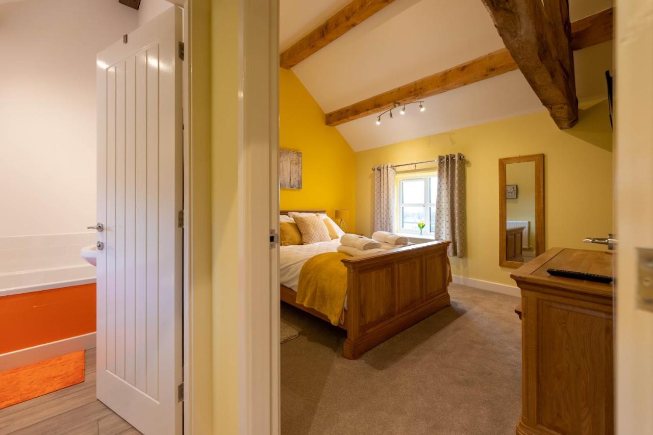 Heulog Cottage - King Bed, Self-Catering With Private Hot Tub Bodfari Exterior photo